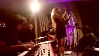 Rebecca Boa "The Moon and the Sky" (Sade)  -AC RECOLETOS LIVE-