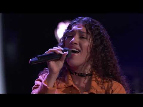 Four Chairs! Mandi Castillo Sings Juan Gabriel's "Así Fue" The Voice Blind Auditions