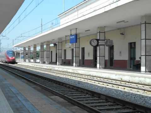VideoFerroviari in Campania - Stazione di Acerra Transito Italo
