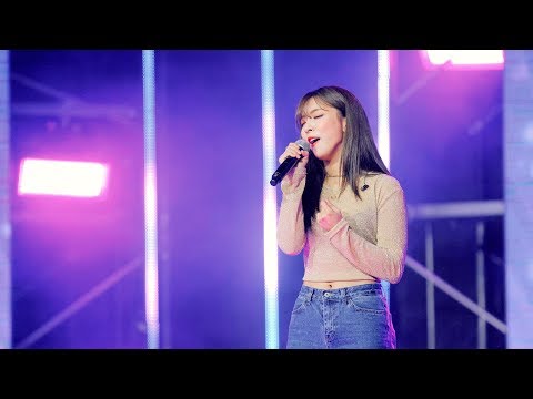 재녹화 1절만 할려고 했는데 완곡해버린 루나 (LUNA,F(x)) - 원하기 전에 (Falling Out)@180506 양구 곰취축제 [4k Fancam/직캠]