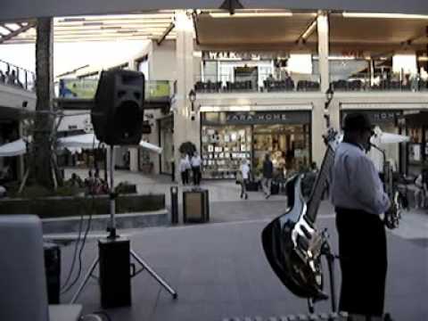 Peari saxofonista, La Zenia Boulevard, Capullito De Alelí