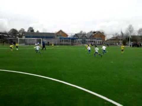 't Goy juicht na 2-1 tegen woudenberg F1