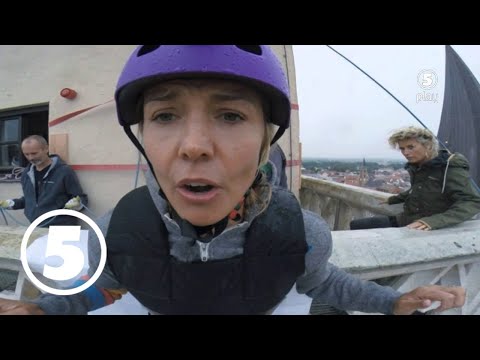 Carina Berg testar vertical sky walk i Berg & Meltzer i Europa