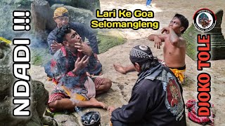 Download lagu Apa Yang Terjadi ??? Ndadi Lari Ke Goa Selomangleng Kediri - Perang Celeng Jaranan Djoko Tole mp3