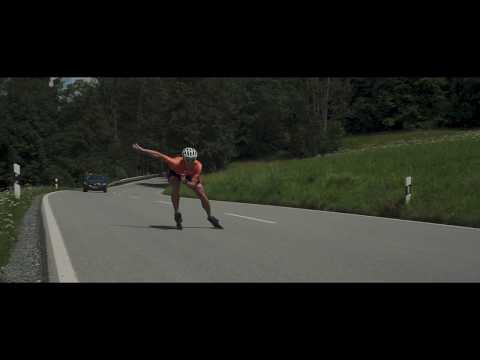 Downhill speedskaters going 85km/h