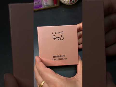 Lakme 9 to 5 Primer+ Matte Powder Foundation