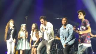 les Kids United au concert d' Amir   chante Happy,