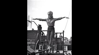Dusty Springfield  Up On The Roof Live 1971