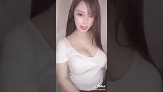 【おっぱい】 tiktok 可愛い怒り方 その胸でビンタされたいです！！いや、してくださいｗ
