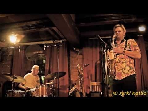 Han Bennink / Mikko Innanen - Improvisation 2 (video Jyrki Kallio)
