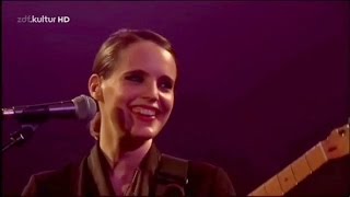 Love Won&#39;t Be Leaving&#39; - Anna Calvi au Trianon de Paris en avril 2011.