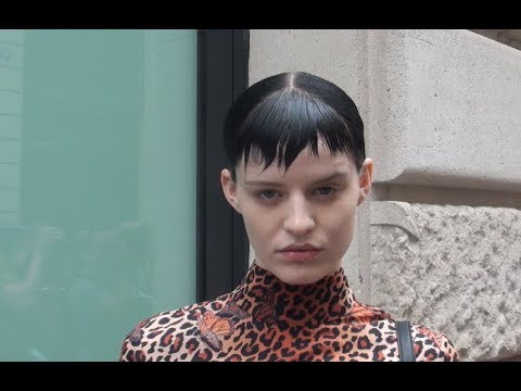 Fashion Week Paris  EXIT SCHIAPARELLI