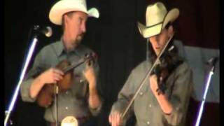 Justin and Gary Williams with Kelly Spinks.flv