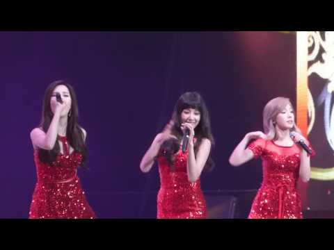 160731 Girls Generation-TTS (소녀시대-태티서) - Twinkle || KCON LA 2016 Day 2