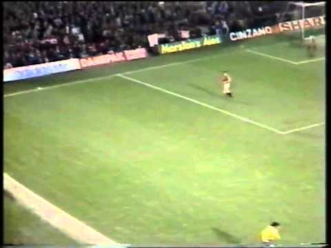 Recopa.1983 -1984.Manchester United vs Barcelona (1/4) (con Maradona)