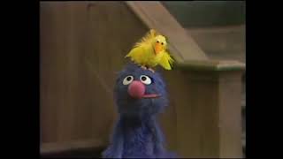 Classic Sesame Street - Grover Sings There&#39;s A Bird On Me 1974