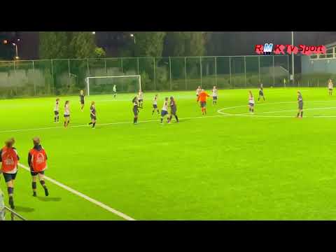 10.MATRICE FOOTBALL 2023/24 champ 1Prov VI Brab RWD MOLENBEEK GIRLS B vs K. H. W Merchtem B (4)