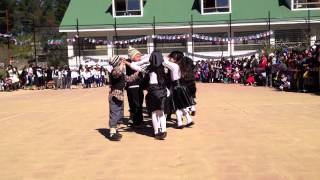 Niña Sube a la Lancha