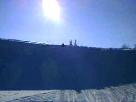 Camilla bryter armen