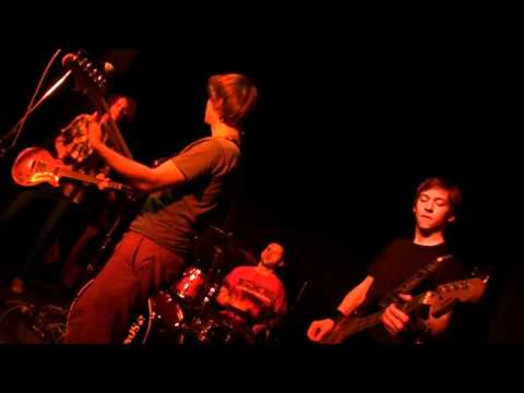 Mama's Bananas - "Track 02" (AC klub)