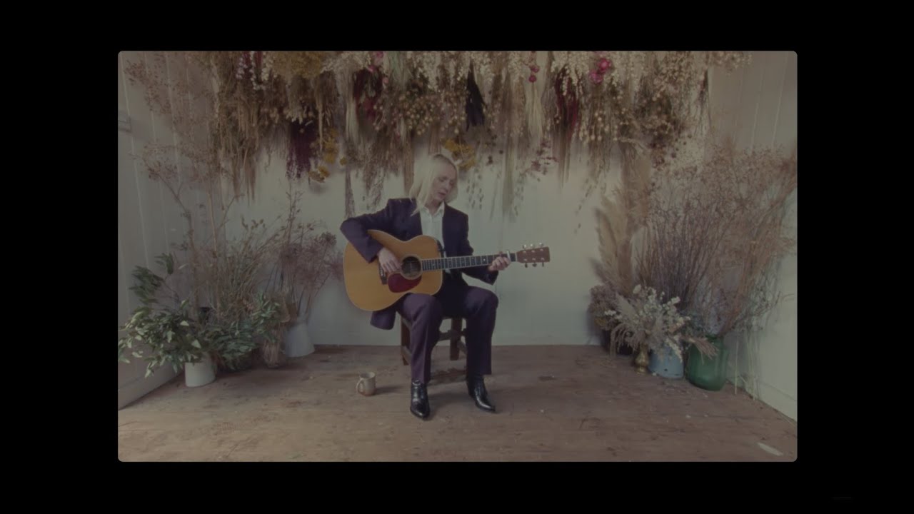 Laura Marling - Fortune (Official Video) - YouTube