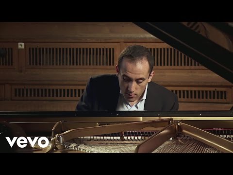 Igor Levit - Beethoven - Diabelli Variations: Tema. Vivace
