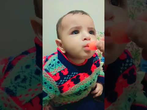 Baby Dawai pi raha hai 🥰 #viralshorts