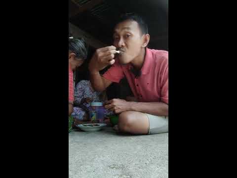 Makan siang dirumah aja mie ayam buatan mantan pacar