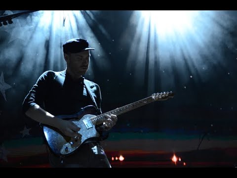 Coldplay - A Sky Full Of Stars (Jonny's amazing guitar riff!)