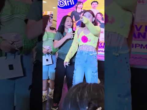 Halla! Don't point it at Mitch😁