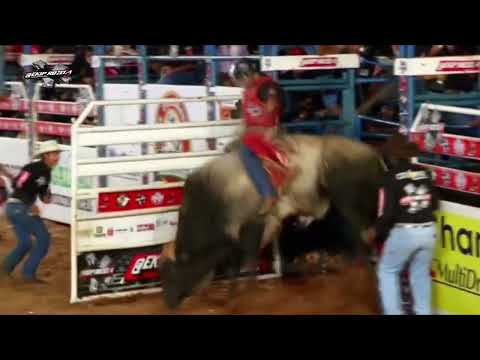 LEONARDO PALATA X AGRESSOR - RODEIO DE TAQUARITUBA 2015