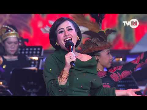 KEREN BANGET 😍 BE3 ft Erwin Gutawa Orchestra - Bungong Jeumpa Sampai Apuse | Konser Pancasila Jiwaku