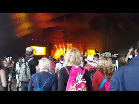 La Roux - In for the Kill Glastonbury 2015