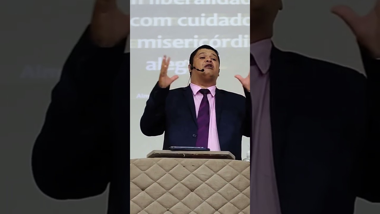Pr. Levi - "Não há Espaço para uma Vida Paralela no Cristianismo"