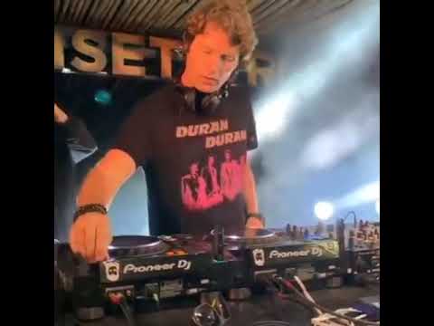 #HERNANCATTANEO 👑❤ #Sunsetstrip PdE 🇺🇾 02.01 20 ➡️ Eric Lune - Embers