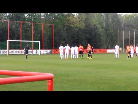 Penalta v 9. minutě - TJ Sokol Živanice - FK Jaroměř 7.5.2016