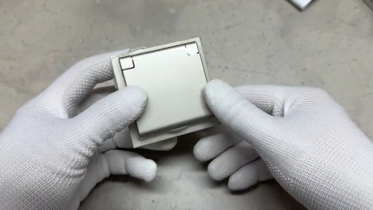 Розетка с заземлением, крышкой и шторками, механизм шампанья 16А Soft ER131-C ARDERO (без рамки) 80822