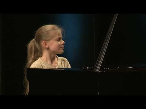 Béla Bartók: 3 Rondos über Volksweisen, 1. Rondo - Frieda Magdalene Hollmer