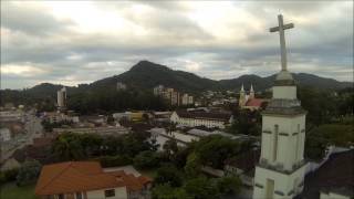 preview picture of video 'Indaial Visto do Alto -Igreja Luterana Centro -Ponte do Arcos- Bairro Nações'