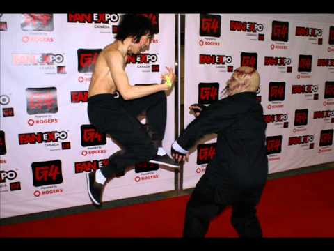 Bruce Lee -VS- Kung Fu Zombie @ Fan Expo Canada 2011