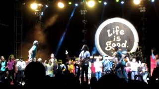 Michael Franti &amp; Spearhead - Hey Mama (Life is Good 2012)