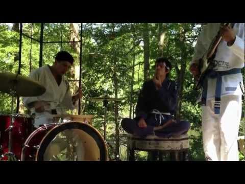 Kung-Fu Jazz-Jitsu!! w-Dan Val Dan, Juan Valdez and Sensei Qui Gong Jonny