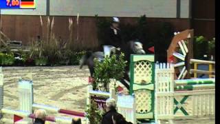 Wideo od After Eight 14