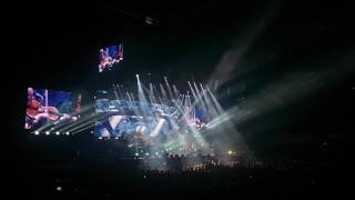 Céline Dion Zora Sourit+man in the mirror( July 1st 2017 Live Lille Stade Pierre Mauroy)