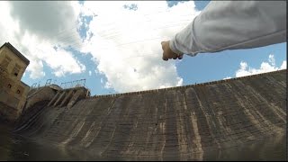 Dangerous Experience While Fishing!!