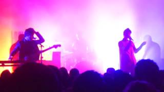 The Naked And Famous : Laid Low (Le Trianon, Paris 2017)