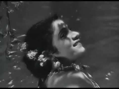 चाँद सा नन्हा आये — वीडियो थंबनेल