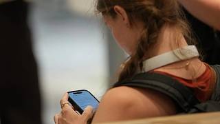 Reino Unido presenta un toque de queda nocturno voluntario en redes para adolescentes