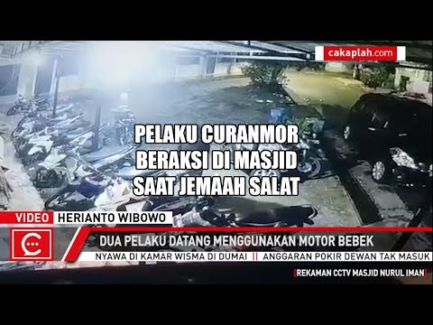VIDEO: Maling Terekam CCTV Beraksi di Masjid Saat Jemaah Salat, Sepeda Motor Raib