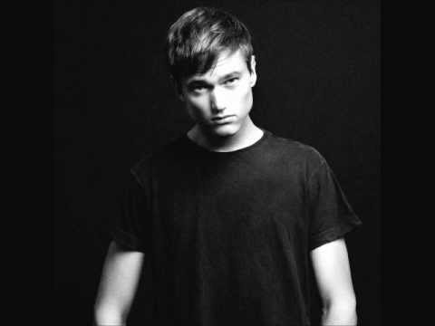 09 Alive (feat. The Good Natured) (Original Mix) - Adrian Lux
